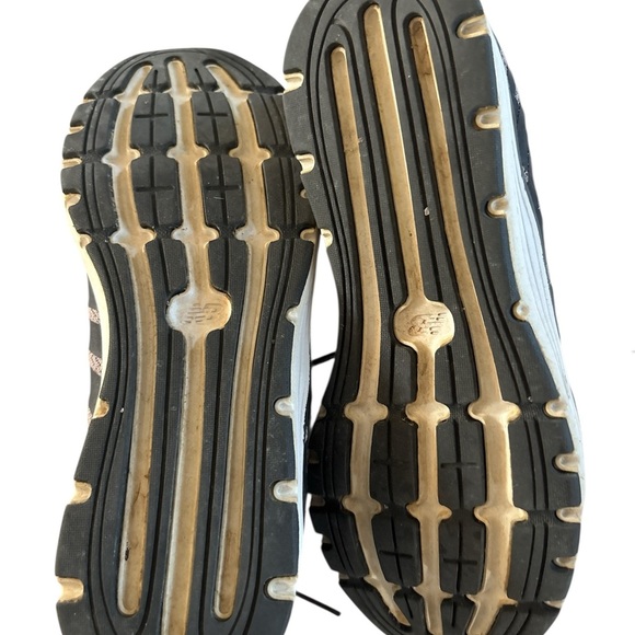 New Balance 811 Fantom Tape Women's Running Shoes - Picture 6 of 6